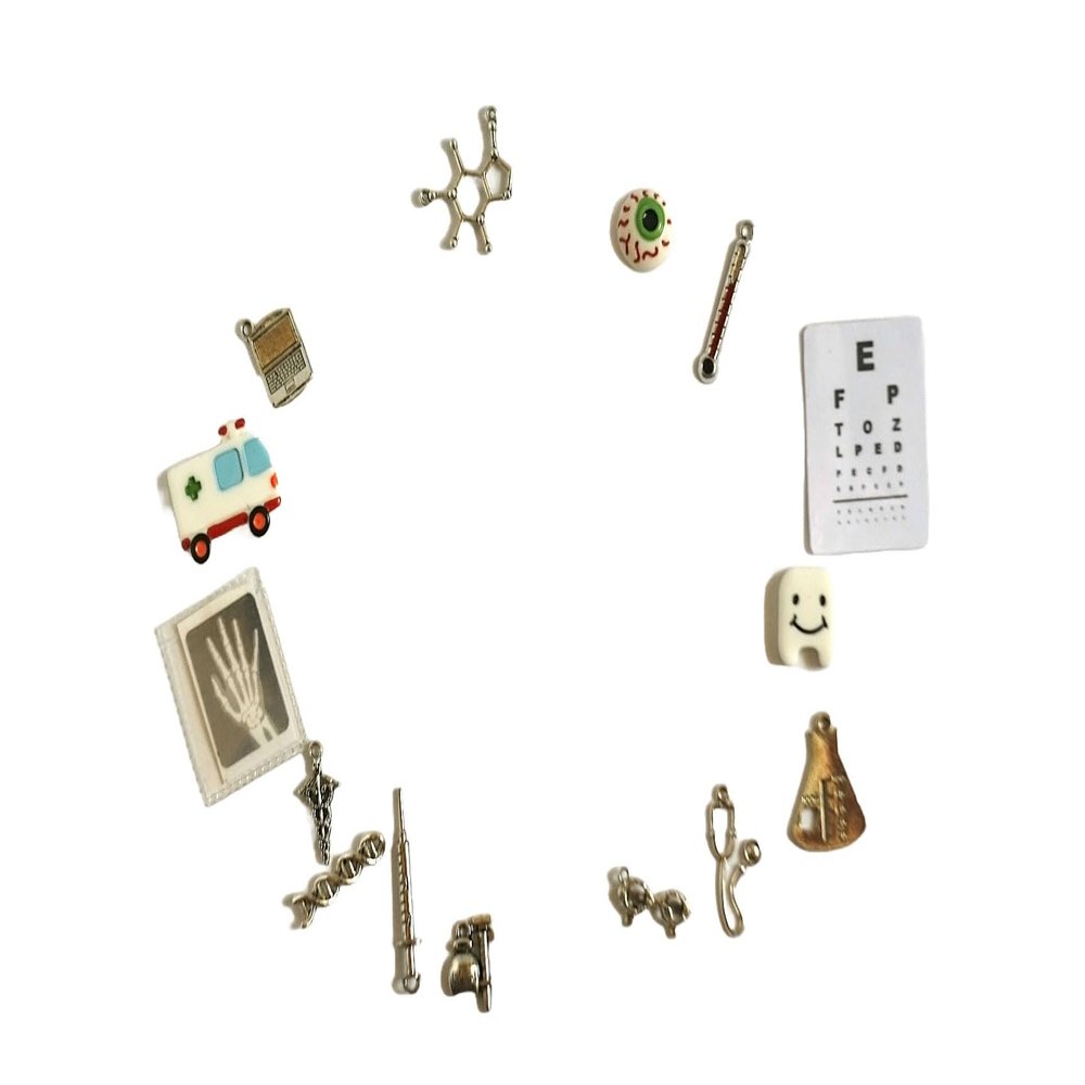 Heal & Reveal  Mini Medical World to Spy and Crafts, Set of 20 trinkets