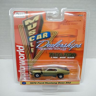 Auto World SC394-2A Muscle Car Dealerships 1970 Mustang Boss 302 HO Scale Electric Slot Car - Gold with Black