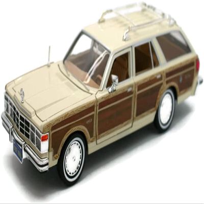 1979 Chrysler Lebaron Town & Country Cream 1/24 Diecast Model Car by Motormax 73331beige