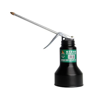 High Pressure Craftsmanship Metal Oiler Chains Maintenance Wear-resistance Shockproof Engine Oil Bottle Lubrication Oil Guns Large Capacity Metal Can