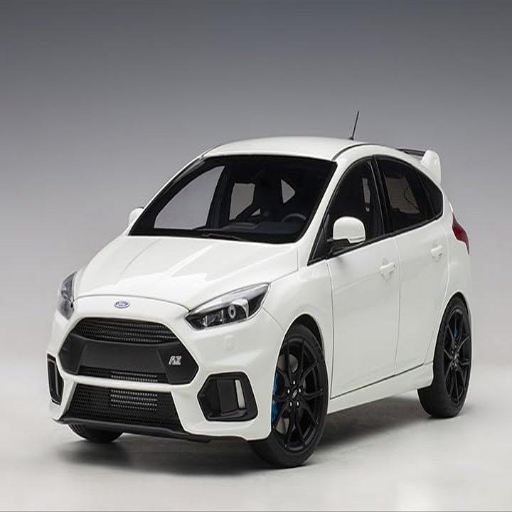2016 Focus RS Frozen White 1/18 Model Car by Autoart 72951