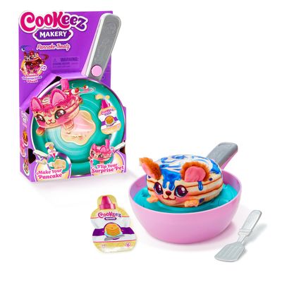 Cookeez Makery Pancake Treatz. Mix & Flip a Plush Best Friend! Place Your Pancake Mix on The Pan and Be Amazed When A Scented, Interactive Plush Friend Flips Out! Styles May Vary