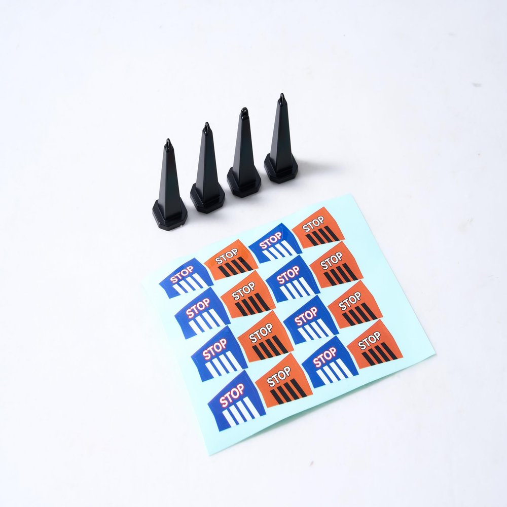 FMS Simulation Mini Traffic Cone Black (4Pcs) Decoration Fake Props Accessory for FCX18 RC Crawler Car
