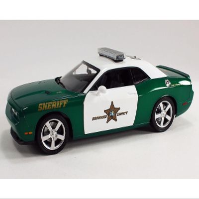 2009 Challenger R/T Green and White Broward County Sheriff Limited Edition to 252 Pieces Worldwide 1/18 Diecast Model Car by Acme A1806026