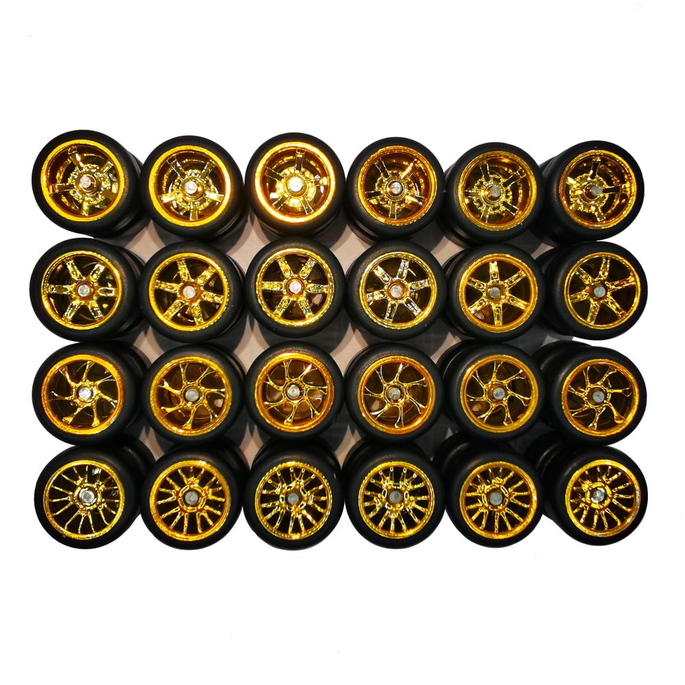 12 Set 1/64 Wheels and Tires Kit, Simulation Modification 1 64 Scale Wheels with Rubber Tires and 4 Hub Suitable for Adding Collection Value to 1:64 Model Cars (Electroplated Gold)