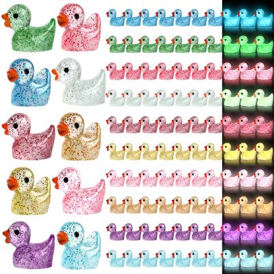 100 Pcs Luminous Mini Resin Ducks Glitter Miniature Figures Tiny Ducks for DIY Fairy Garden Micro Landscape Aquarium Hide and Seek Prank Dollhouse Cake Potted Plants Decoration (10 Colors)