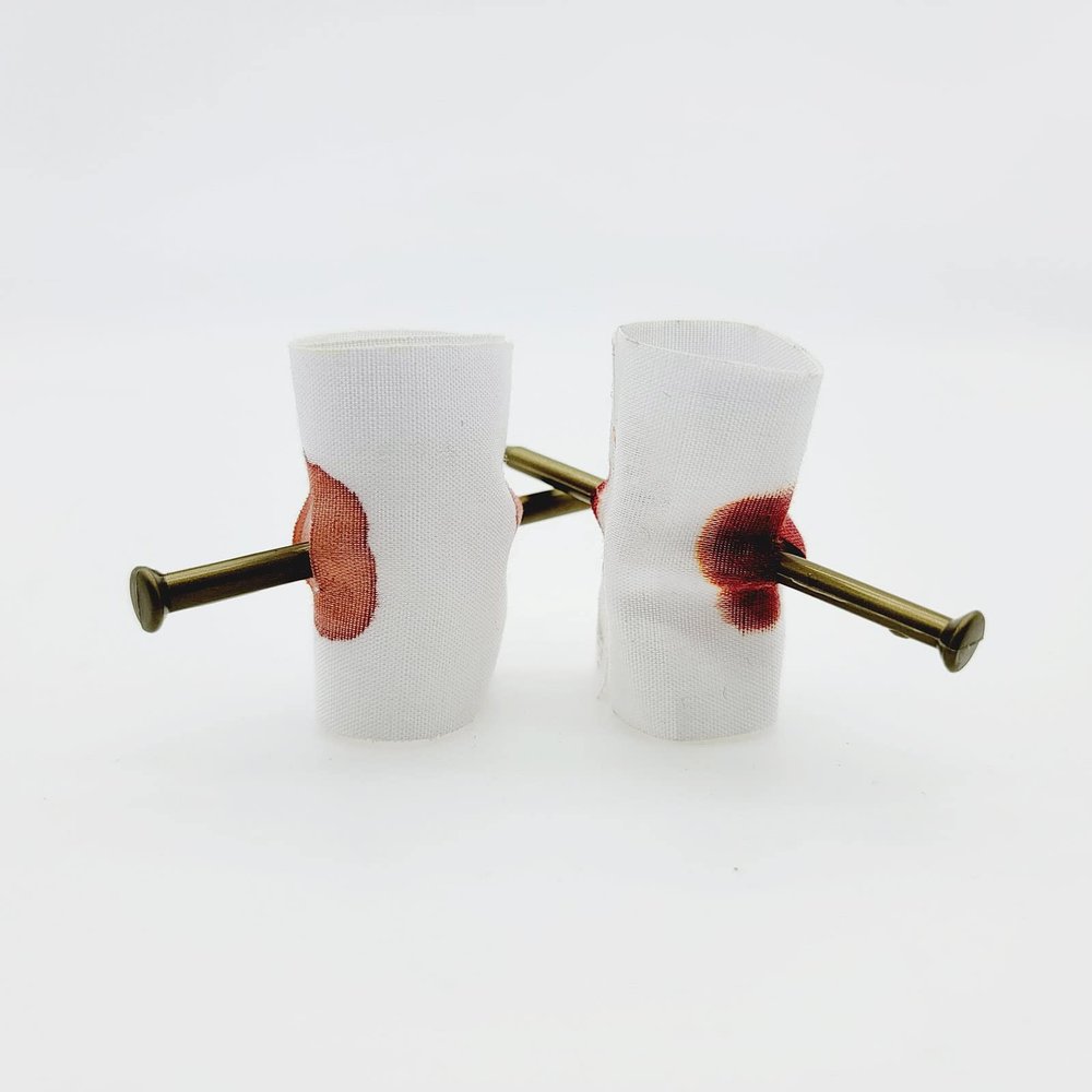Qintreesify Scary Prank,Fart Bomb,Trick Nail,Bloody Fingers Prank,Prank Nail,Fake Nail Through Finger Trick Finger Parts for April Fool CarnivalNovelty and Gag