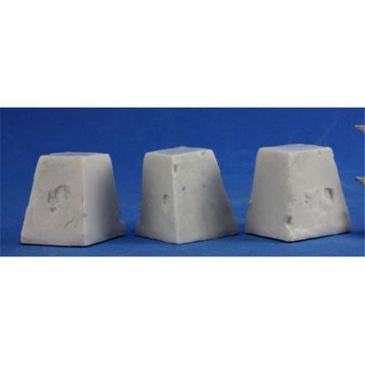 212 Main Bones Dragons Teeth Miniature Reaper - Set of 3