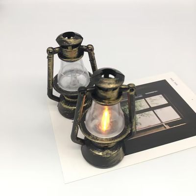 1pc Bronze Color Miniature Lamps for Dollhouse, Doll House Retro Oil Lantern Dollhouse Accessories Scene Ornaments Dollhouse Miniature Scene Model Hurricane Lantern Kerosene Lamp Furniture Decoration