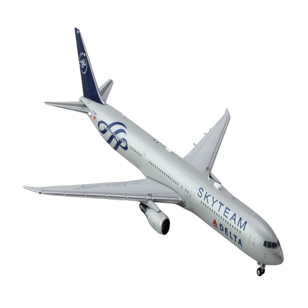 GeminiJets GJDAL2156 Delta Air Lines Boeing 767-400ER Skyteam Livery N844MH; Scale 1:400