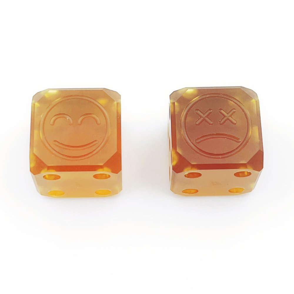 2Pcs PEI Emoticon Dice, Happy/Sad Face Game Dice, EDC Lightweight Translucent Amber Solid 0.59Inch D6 Dice