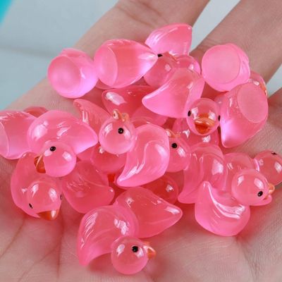 100pcs Mini Resin Duck,15 mm Dollhouse Dcor Glow in The Dark for Aquarium Decor Micro Fairy Garden Landscape Hide,Seek Party Toys,Easter Basket Stuffer, Gift for All Ages (Rose Red)