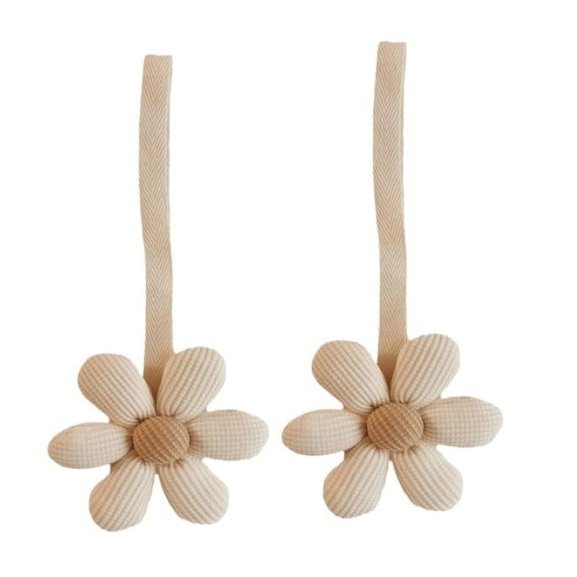 2Pcs White Stylish Flower Pacifier Pendant Fashionable Pacifier Holder Ornament Keep Your Pacifier Secure and Fashionable Gift Soft Cloth Pacifier Leash,Pacifiers, Teethers and Teething Relief
