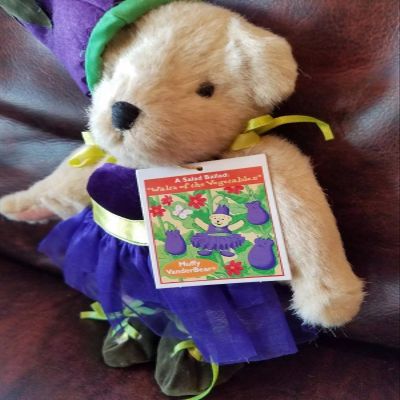 Generic Muffy VanderBear- A Salad Ballad