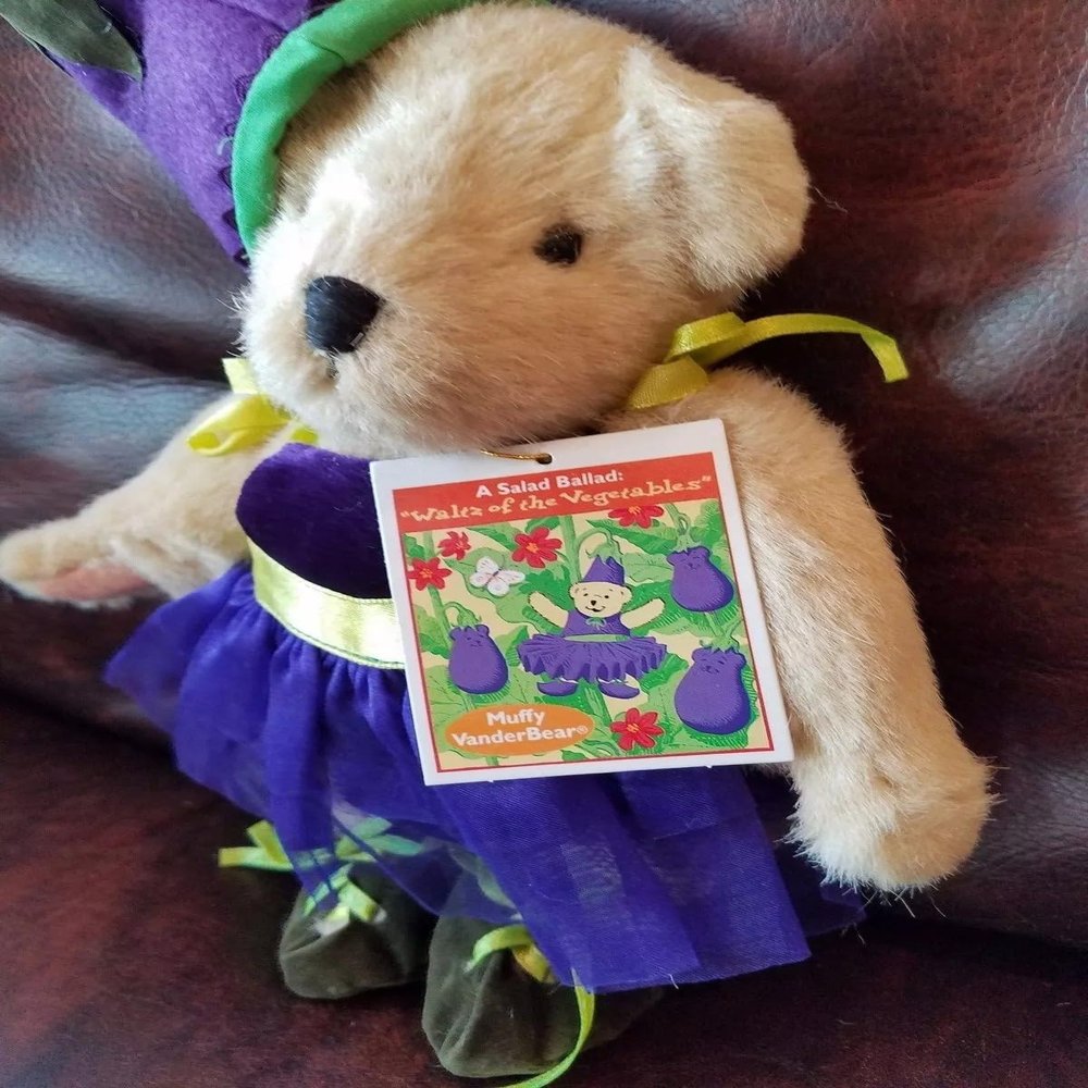 Generic Muffy VanderBear- A Salad Ballad