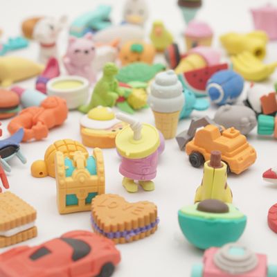 100Pcs Kids Fun Erasers Bulk Toys Gifts, Include Various Types Such as Animals and Food, Random 3D Puzzle Erasers Classroom Rewards, Kids Party Favors, Back to School Supplies Treasure Box
