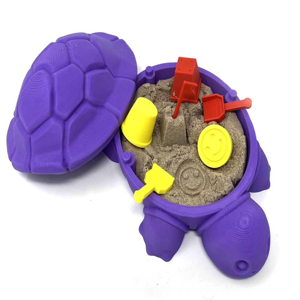 Munnygrubbbers - Mini Desktop Turtle Sand Box - 6 x 6 in - Stress Relief - Includes Soft Moldable Play Sand and Mini Tool Accessories - Novelty Gift - Desktop Decor - Zen Garden - (Lavender)