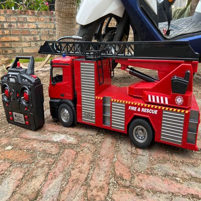 Large 24.4-inch (62CM) remote-controlled fire truck 1:14 remote-controlled sprinkler function electric ladder rescue vehicle 1561 large 22 channel fire ladder truck model Suitable for adults 14+