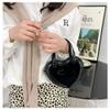 Girls Novelty Mini Heart-Shaped Purse Chain Purse Shoulder Crossbody Bags Tote Handbag Travel Wallet for Kids Gift (Black) view 4