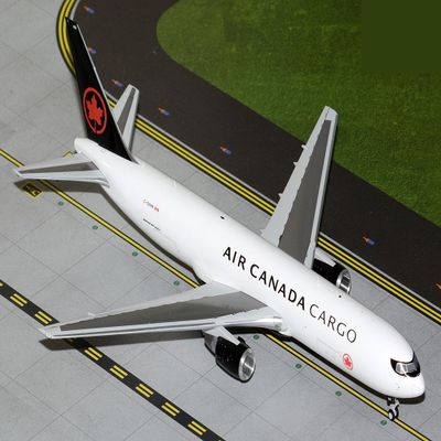 GeminiJets G2ACA1269 Air Canada Cargo Boeing 767-300F C-GXHM; Scale 1:200