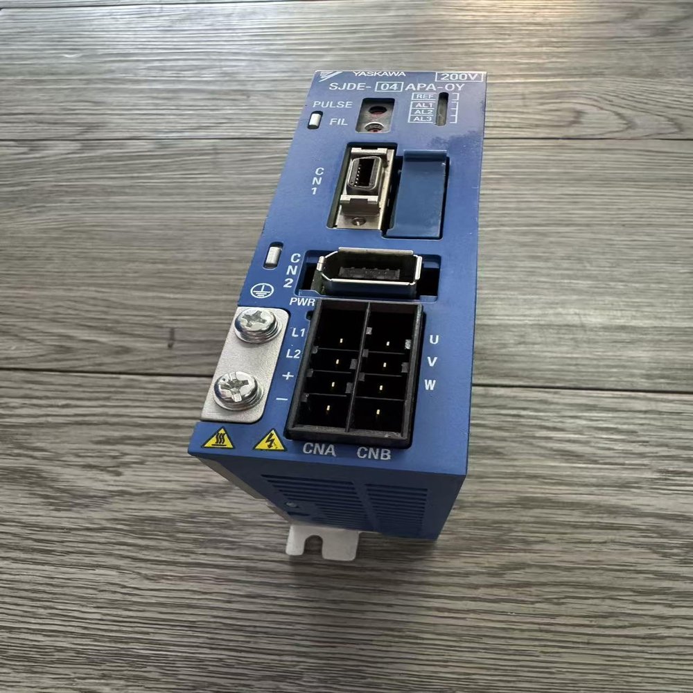 1PC for YASKAWA SJDE-04APA-OY Servo Driver SJDE04APAOY New in Box