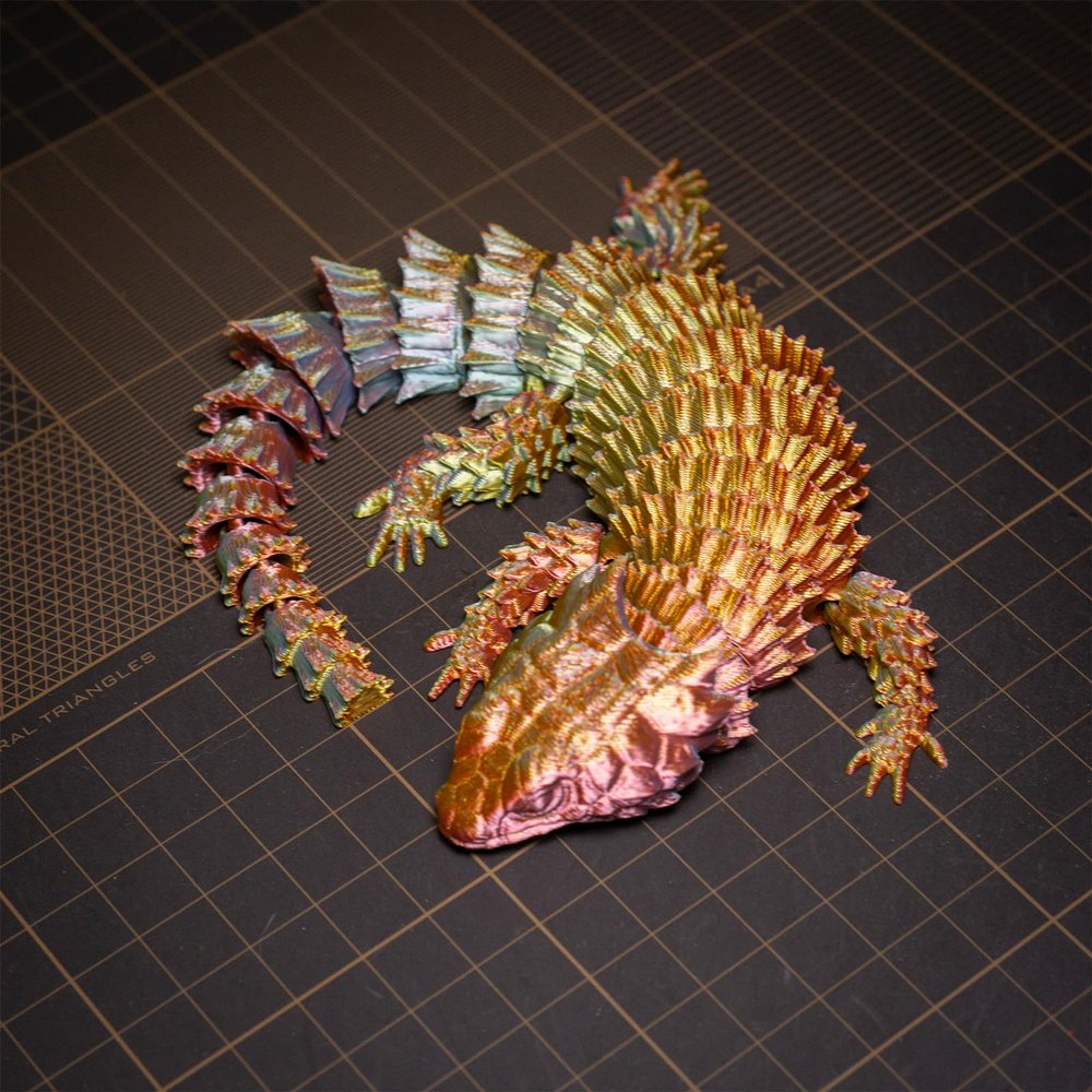3D Lizard Toy, Chameleon, Animal - Fingertip 3D Printed Toys for Autism, Home Office Decor - Executive Desk Toys (E-gold Silver Red, 8.66 IN)