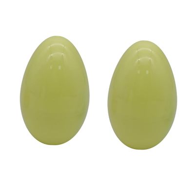 BESTonZON 2pcs Fillable Plastic Easter Eggs Lightweight and Portable Eggs for Easter Decoration and Family Fun Random Colors for Creative Holiday Celebrations