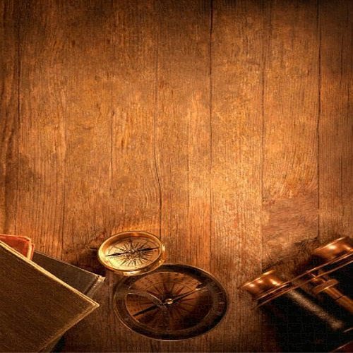 Antique Objects a Wooden Desk 500 Pieces Jigsaw Puzzles Challenging Adult Suitable as Home Decoration Family Unzip Game or A Toy to Develop Intelligence