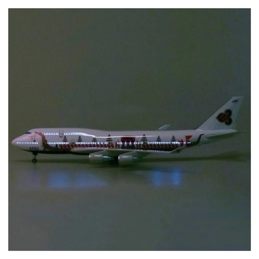 Scale Aircraft 47CM for Thailand Dragon Boat 747 Plane Model B747 Aircraft Thai Airline Model Diecast Resin Scale Aircraft Suitable for Display(with Light)