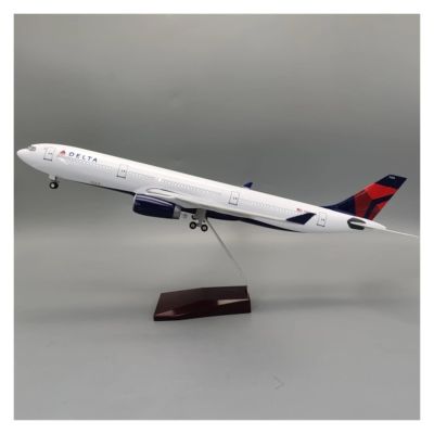 LIUSANGLIU Scale Aircraft 47CM 1:135 for A330 Delta Airline Plane Model with Lights and Wheels Resin Plastic Passenger Aircraft Model Suitable for Display(with Light)