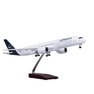 LIUSANGLIU Scale Aircraft 47CM 1:142 for Airbus A350 Lufthansa Aircraft Model with Lights Die-cast Plastic Resin Plane Decoration Office Suitable for Display(No Light)