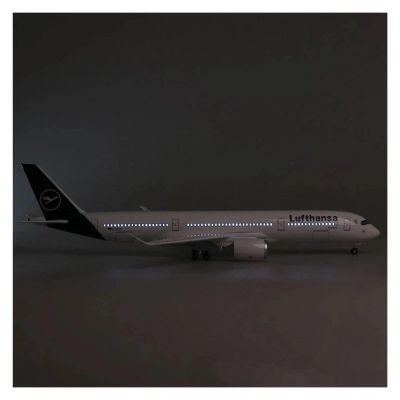 LIUSANGLIU Scale Aircraft 47CM 1:142 for Airbus A350 Lufthansa Aircraft Model with Lights Die-cast Plastic Resin Plane Decoration Office Suitable for Display(with Light)