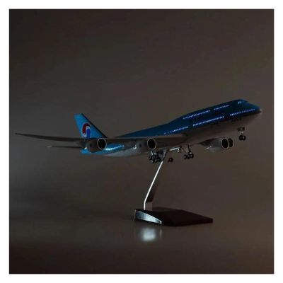 LIUSANGLIU Scale Aircraft 47CM 1/160 for Korean Air 747 B747-8 Civil Airline Model Display Plane Model Simulated Scale Aircraft Suitable for Display(with Light)