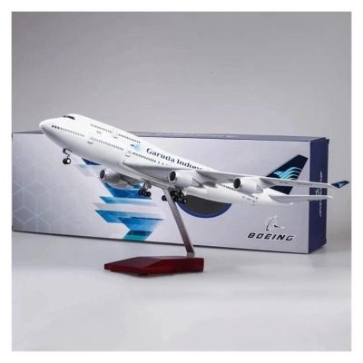 LIUSANGLIU Scale Aircraft 47CM 1/150 for 747 B747 Garuda Indonesia Aircraft Model Resin Plastic Plane Model Simulated Scale Airplane Suitable for Display(with Light)