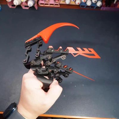 Halloween Mechanical Claw Decoration, 3D Printed Telescopic Arm, Five-Finger Cosplay Prop