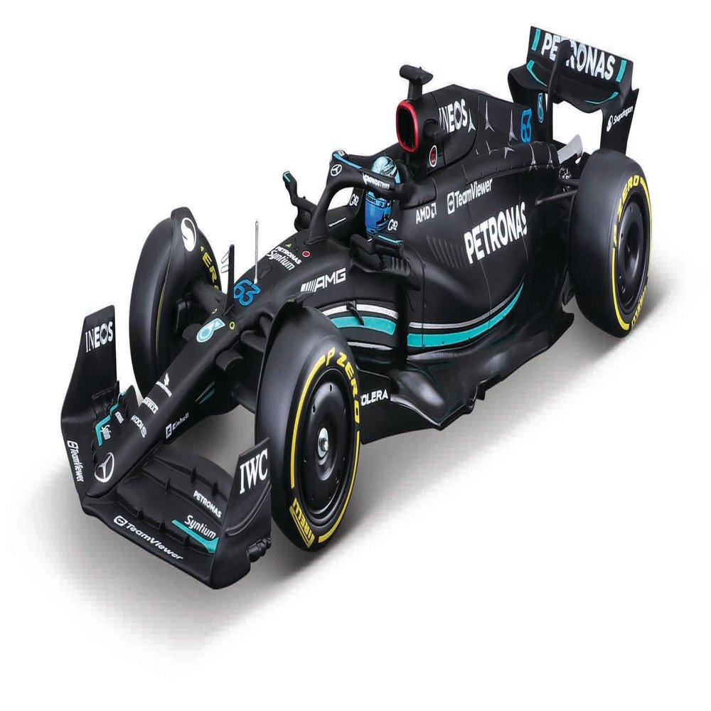 Bburago 1:24 2023 Race Mercedes W14 Model Kit with Helmet, Russell #63
