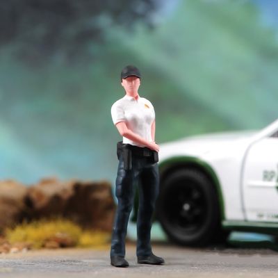 1/18 - 1/87 Scale Police Female Officer Figure, Miniature Collectible Policewoman Officer Figurine, Lifelike Policewoman Standing Posture Figurine, Female Police in Ready Pose Figure (Painted, 1/64)