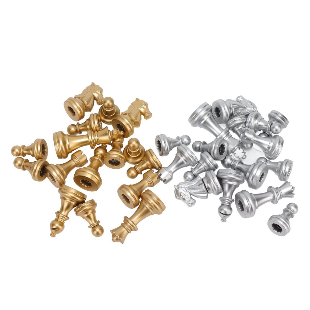 32 Chess Pieces Exquisite Workmanship Chess Pieces Gold and Silver Puzzle Game for Family Camping Recreation PS Material