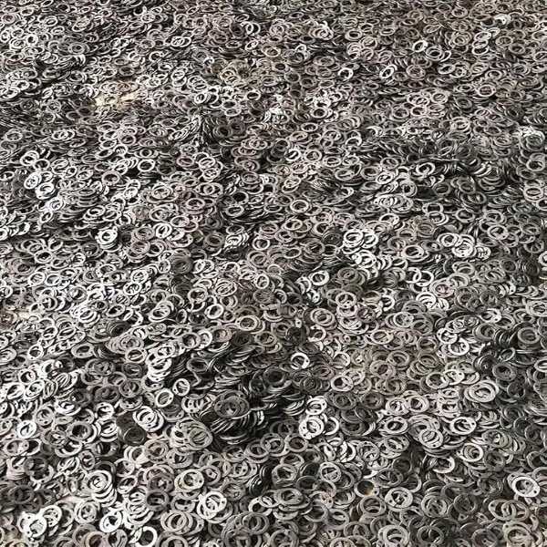 18g mild steel flat rings 9mm rivets loose rings and rivets for self engineering 9mm ID (inner diameter) rings loose rings and rivets natural coated combined weight 1 kg approximate packing new