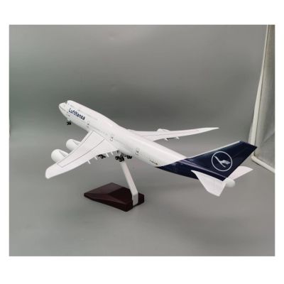 Scale Aircraft 47CM 1:150 for Lufthansa Airlines 747-8 Boeing Aircraft Diecast Airplanes LED Light Finished Model Suitable for Display(with Light)