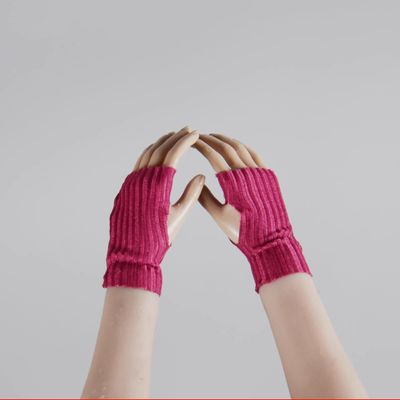 1/6 Scale Female Clothes Gloves Decoration for 12-inches Action Figure Body Doll, Female Action Figure Wrist Wraps Clothing 1/6 Girl Wrist Gloves Costume Accessory (Pink, Short)