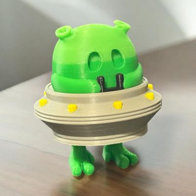 Articulated Alien in UFO | Home Dcor and Office Desk Toys | Autism, ADHD, Sensory | 3D Printed Gift