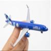 Daron 12-Piece jetBlue A321 Balloons Livery Airport Die-Cast Metal and Plastic Airplane, Vehicles, and Accessories Playset Toy and Collectible, for Age 3+ view 3