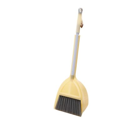 LLTCMAOYI Children's Early Education Kindergarten Broom Toys, Children Play House Broom Props,Yellow