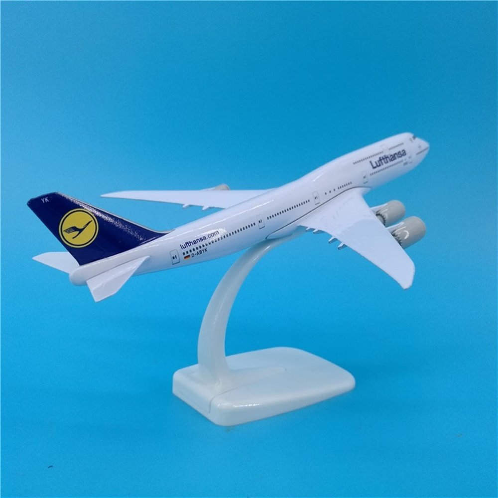 ATXTLWL Environmental Image for: 1: 400 Scale A340-300 Aircraft Model Gulf Airlines Alloy Aircraft Model