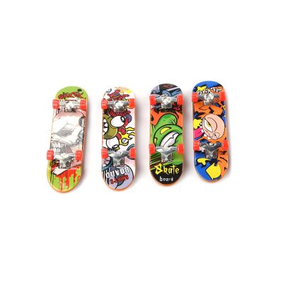 4* Mini Finger Tech Deck Truck Skateboard Boy Children Party Toy