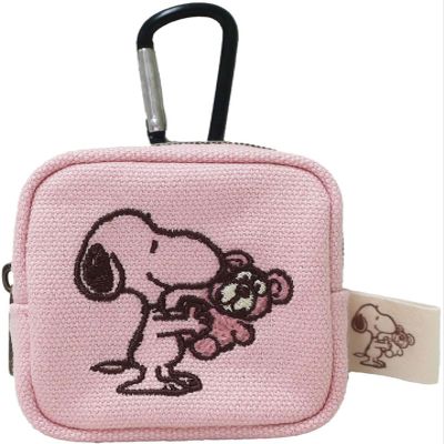Nakajima Corporation Peanuts Snoopy & Bear Carabiner Mini Pouch, Pink, 215482-25, H 2.8 x W 2.6 x D 1.6 inches (7 x 6.5 x 4 cm)