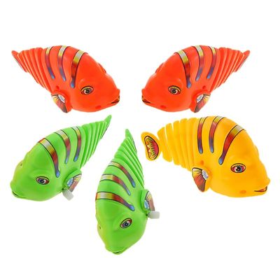 LALADEFIEE 5pcs Wind Up Fish for Interactive Cartoon Fish Clockwork for Fun Playtime and Parties Lightweight Safe Material Enhances Hand Eye Coordination