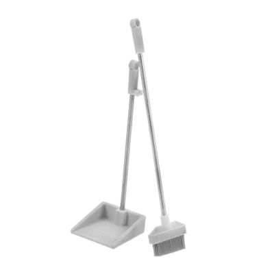 HOMSFOU 1set Mini Cleaning Tools Scale Dollhouse Broom and Dustpan Realistic Housekeeping Accessories for Miniature Scenes and Playhouse Decor