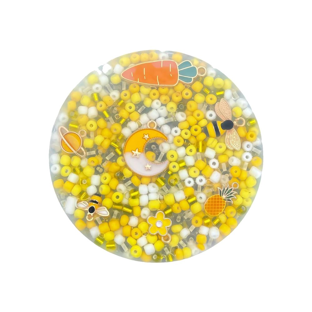 1pcs Non-Sticky Skin Picking Fidget Toys, Silicone Picking Sensory Pick Fidget Pad, Skin Picking Pocket Pads to Pick Dig and Peel Great for Dermatillomania ADHD, and OCD (Yellow Moon)